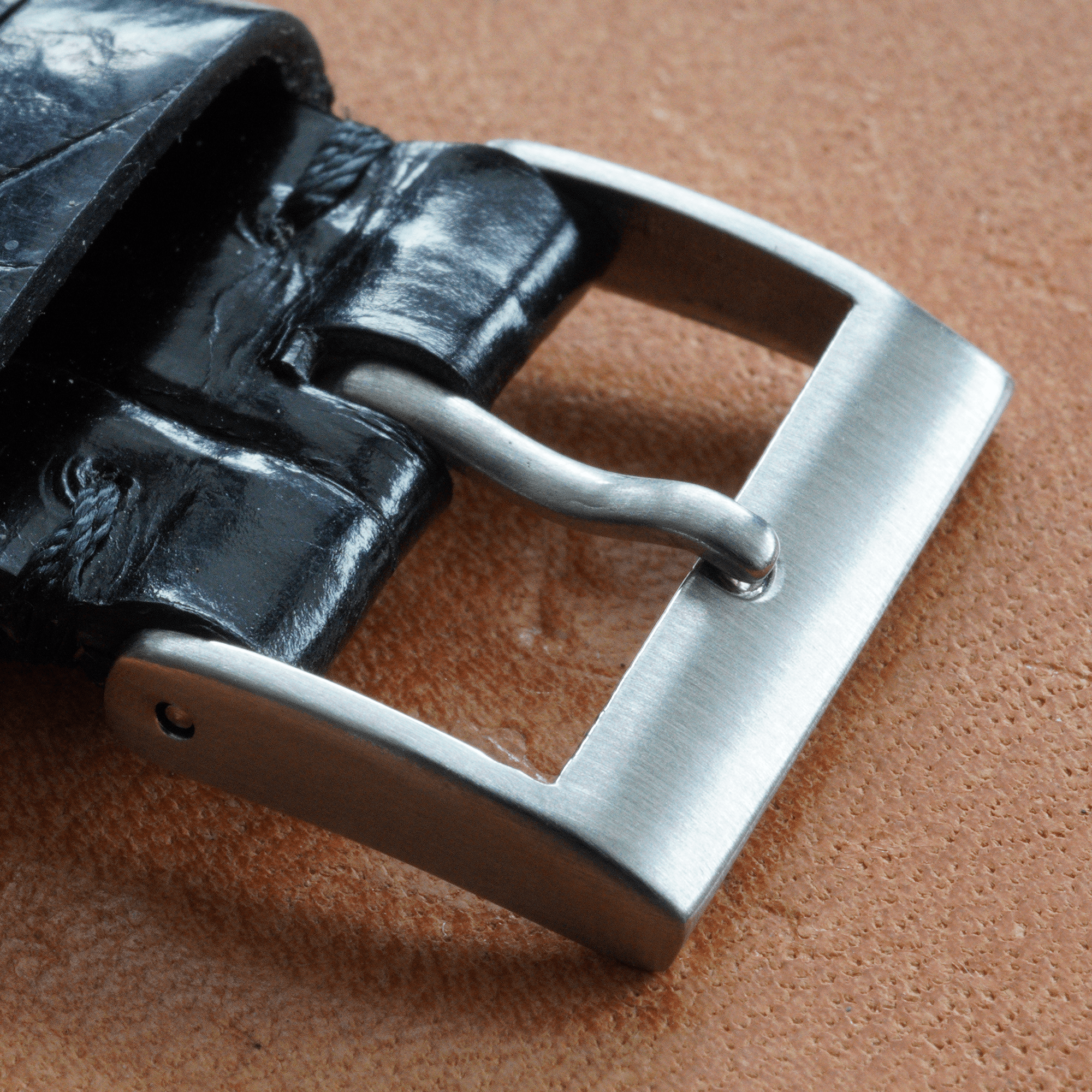 Accurate Form Classic 1950s Buckle - Time Curated