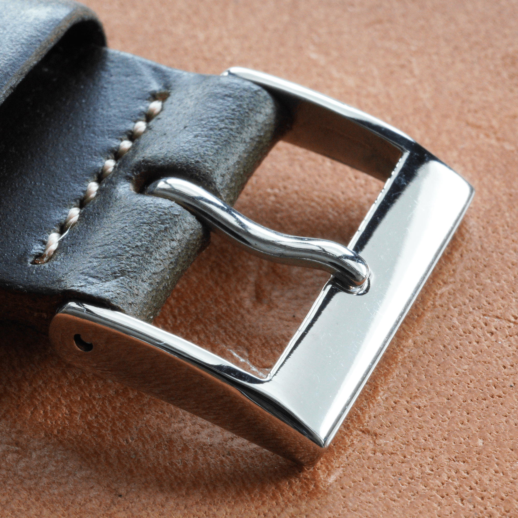 Accurate Form Classic 1950s Buckle - Time Curated